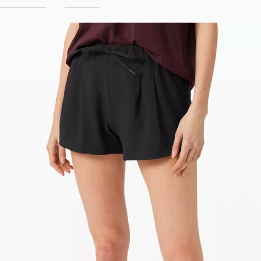 Black Stroll at Sundown Lululemon Short 3”